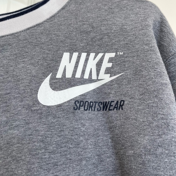 Nike Women’s Cropped Grey Sweatshirt size XS - Picture 2 of 6